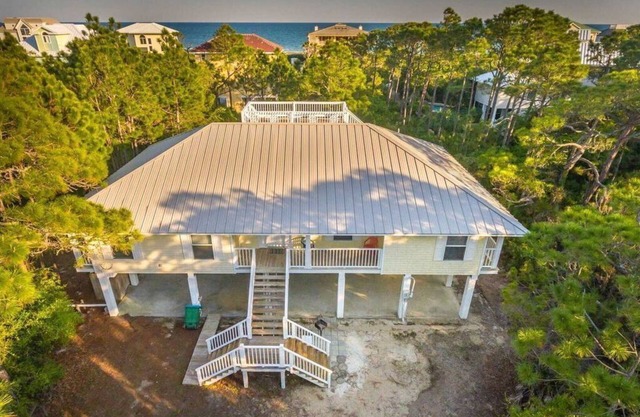 20% OFF FALL! Beach Cottage inside Plantation, Sleeps up to 8, Pet Friendly