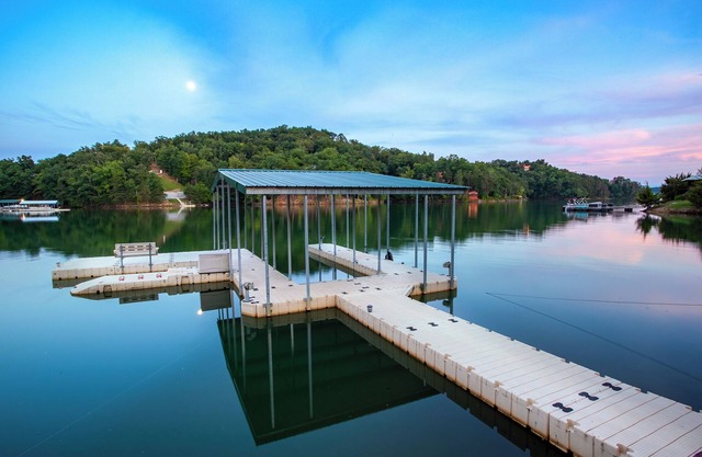 20 % OFF Lakefront, Dock, Hot Tub, Game Room