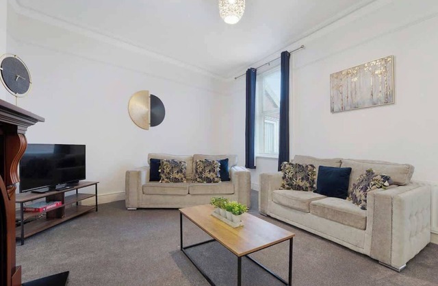 20% OFF | Seaside 4BR near Arbeia & Promenade