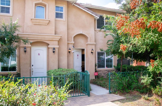 20% OFF Weekly Stay - 4 BR - 3 miles to Airport