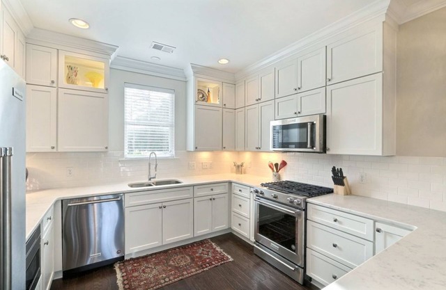 200 Goethe Rd - LUXURY COTTAGE IN DOWNTOWN BLUFFTON! MINUTES TO MAY RIVER!
