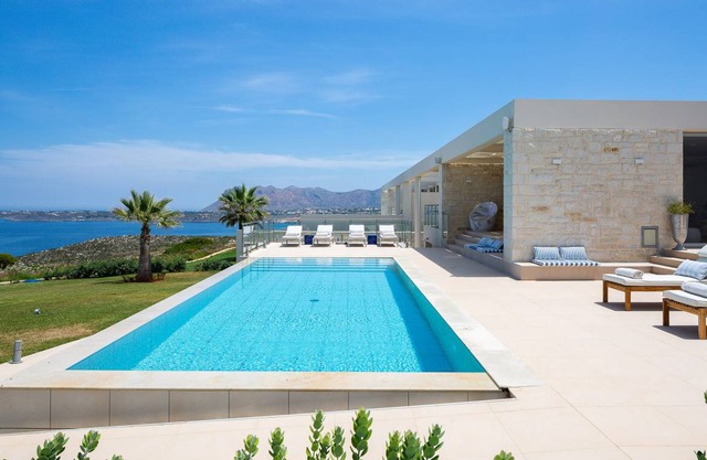 Elias Villa 