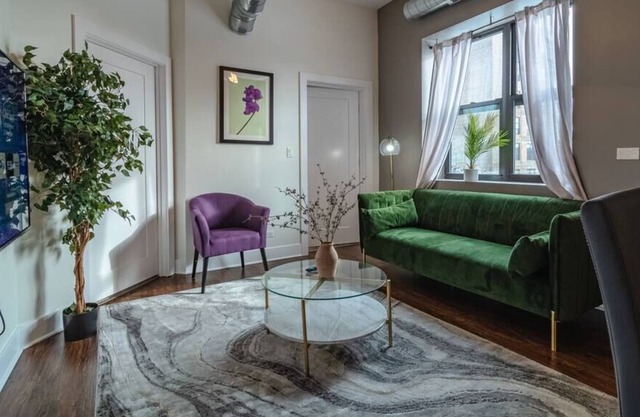 2001 - 3B (July) · Near McCormick Pl 420 friendly 3BR w opt Parking