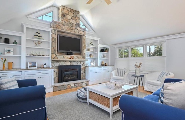 201 Main Street Chatham Cape Cod - - Sandpiper