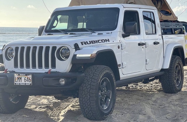 2022 Jeep Gladiator Rubicon with a Rooftop tent and all the accessories!