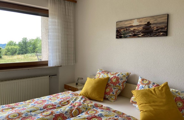 2023 Komplett Renovierte, Stadtnahe Ferienwohnung im Grünen