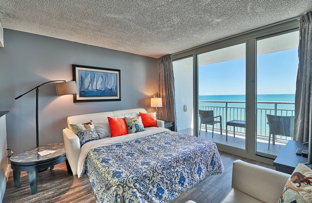⛱﹏2024 Newly Renovated : Luxury 5beds/Direct Oceanfront/2BRs/Wifi/Pools