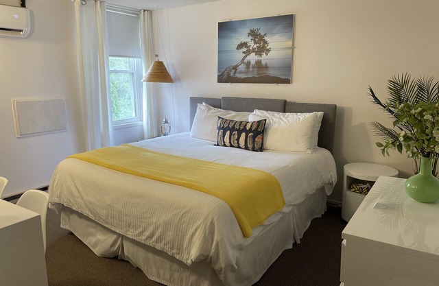 203 - Executive Rm -1 King Bed 2nd Floor