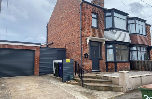 204 SEA VIEW HOUSE, pet friendly, with open fire in Marske-By-The-Sea