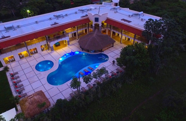 20BR Private Resort w/Chef Service and Driver