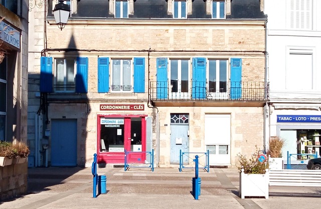 20min Poitiers city center apartment close to all amenities and attractions