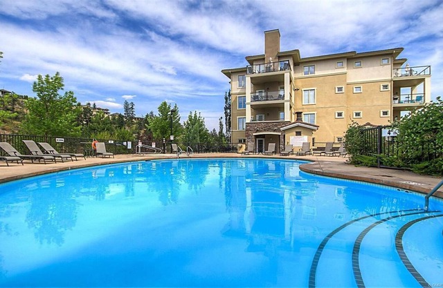 #2104 Golf Course condo at Quail Ridge 3 Bed 2 Bath Pinnacle.