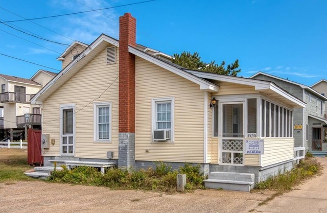 212 - Cute Ocean-Side Rental Home - South Nags Head - Steps to the Ocean!