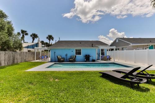 216 Kirkland Suite 2 - 2-1 Beachside Pool Home!