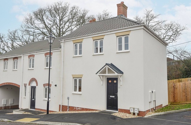 22 APPLEBEE WAY, with a garden in Lyme Regis