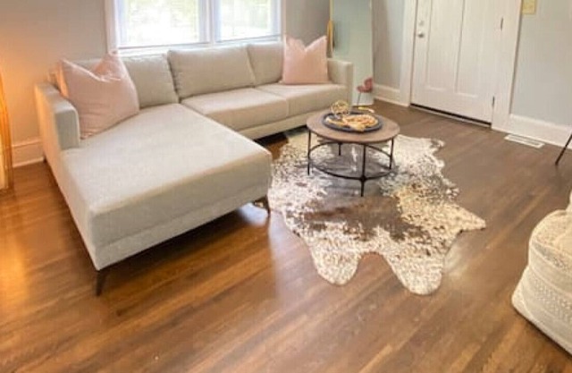 22) great neighborhood very walkable