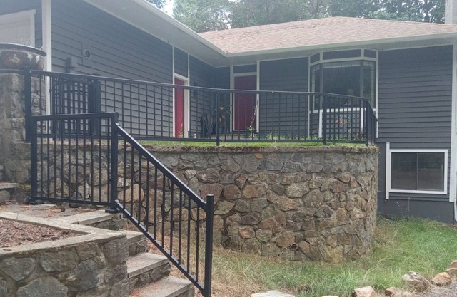 #220 Lorimer - Quiet 3 bed home near golf, and many other attractions
