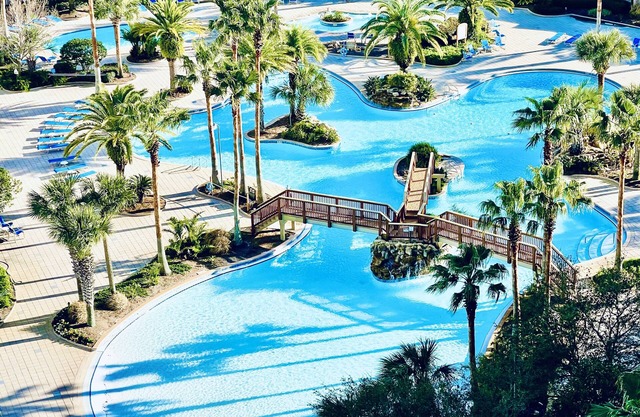 2201 Super Hot Savings ~ Book Sept 6th Today! Gorgeous 2 bdrm ~ Amenities
