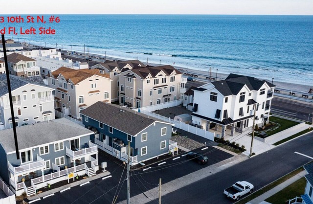 223 10th Street N, Unit 6 · Radiant Beach Block Condo ★ Parking ★ Patio