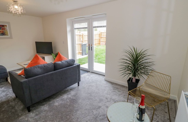 23 Moat House Close