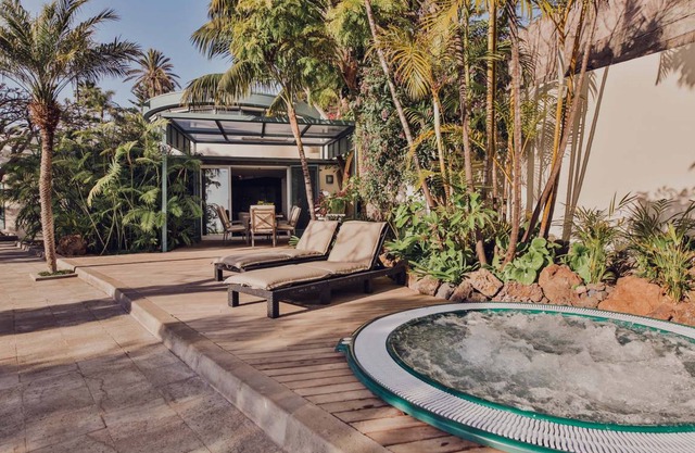 230 m² Villa ∙ 2 bedrooms ∙ 4 guests