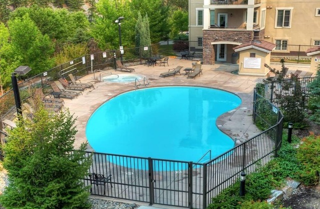 #2320 Pinnacle Pointe Condo