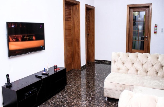 24/7 Luxury Apartment