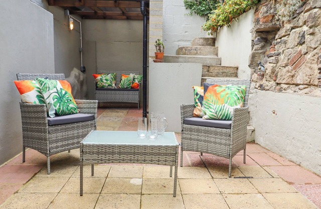 24 ELM GROVE, pet friendly, with a garden in Westgate-On-Sea