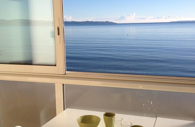 24m2 Etage-Apartment-Ensuite with Shower-Sea view