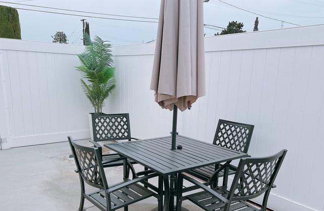 25 mins to Disneyland - 2BR nice for small family