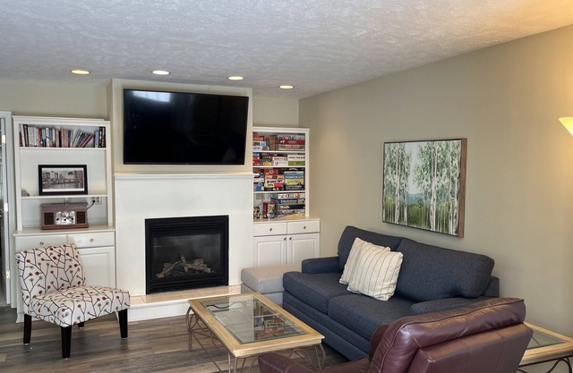 25 minutes from downtown - Private apartment in the woods