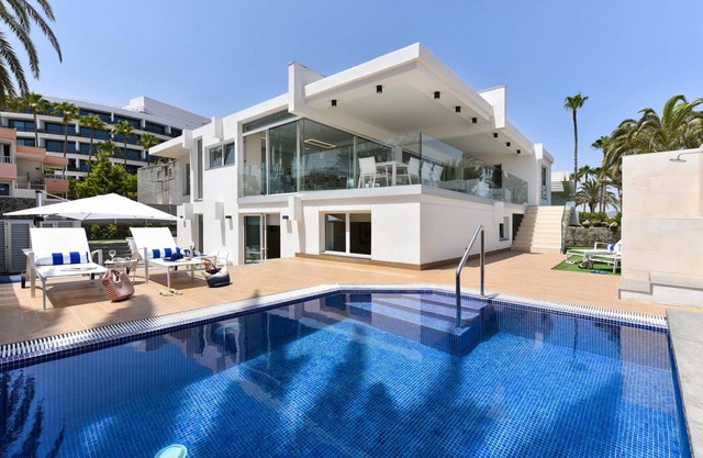 250 m² Villa ∙ 4 bedrooms ∙ 8 guests