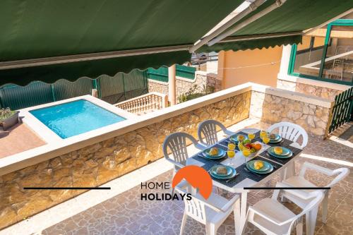#257 Villa Sun & Sea by Home Holidays