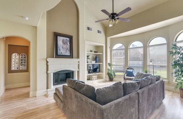 26 Mi to Houston: Spacious Home w/Fenced Yard!