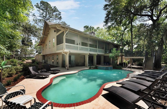 26 W Beach Lagoon - Beautifully Decorated 3rd Row Ocean Home in Sea Pines