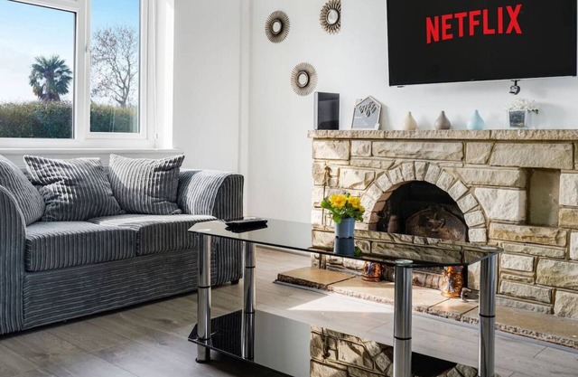 28 mins > LDN | Coffee Machine, Fast WiFi & Garden