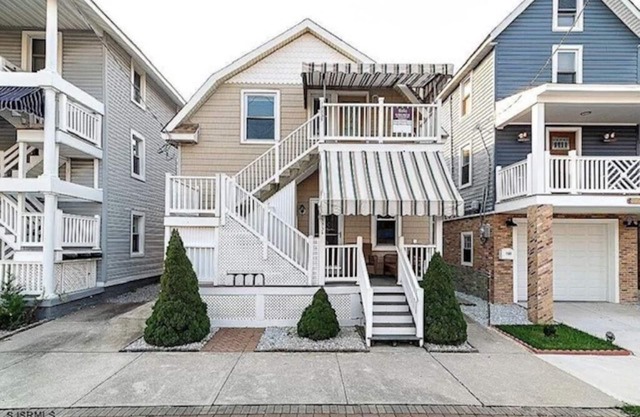 2BD/2BA First Floor Condo! Short Walk to Beach!nStay, Relax, Repeat