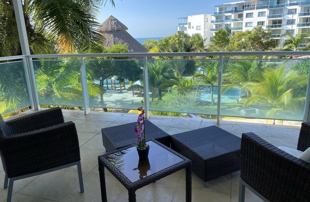 2bd/2ba Ocean View Beach Condo - Resort Style Residence