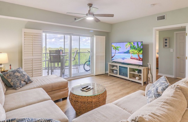 2Bdr Oceanwalk Getaway w/Pool & Hottub!