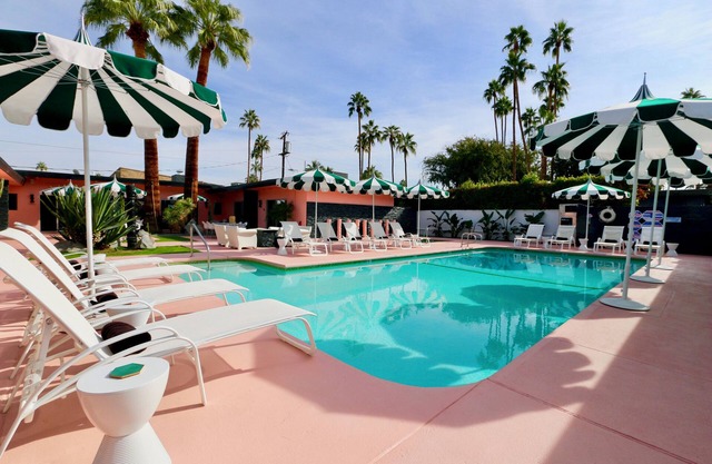 2BDR Suite, Boutique Hotel w/Pool, Spa, & Firepit