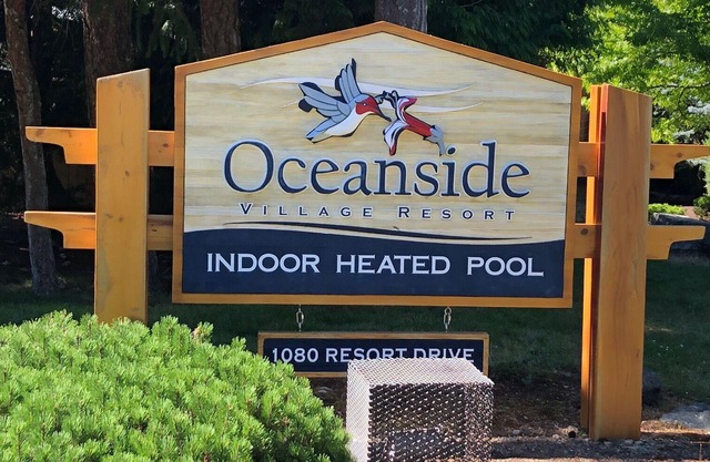 2bdrm 2bath Cottage w/indoor pool 5 min from beach