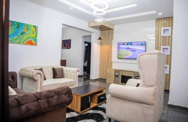 2bedroom(POOL, GYM, Wi-Fi, 24hrs power)