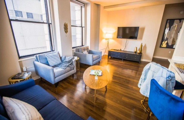 2BR/2BA Brand New Executive Luxury Suite w/ Gym by ENVITAE