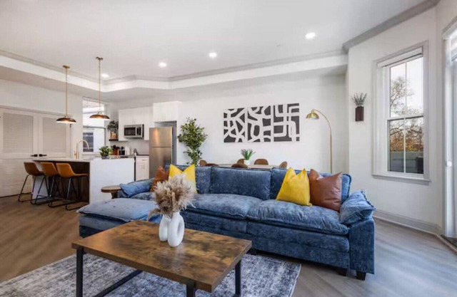 2BR| Across from Fairmount Park| 10 mins to DT