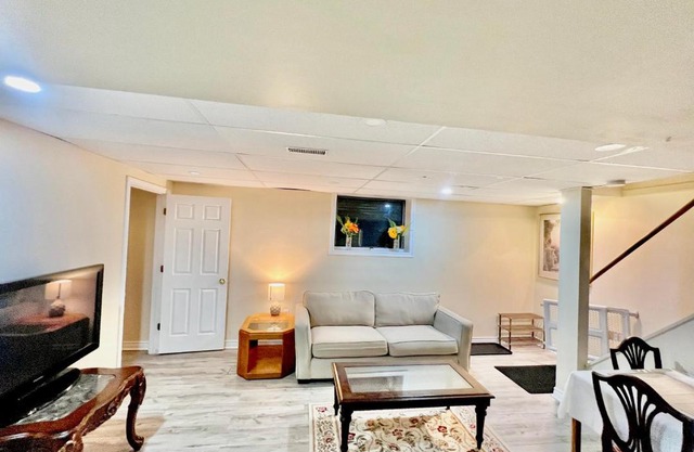 2BR Basement Apt in Newmarket
