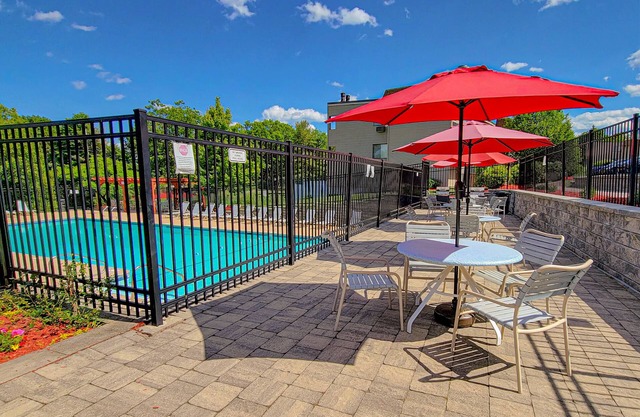 2BR Condo- Great Location for Summer Fun