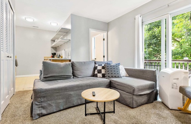 2BR Duplex, Easy Walk to Downtown Ann Arbor