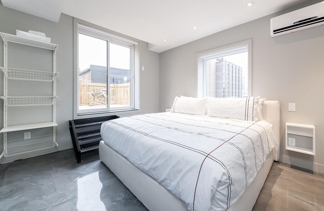2BR Duplex near Plateau Mont Royal