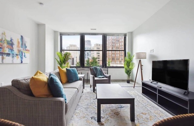 2BR Executive Downtown Retreat