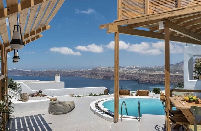 2BR Gold Suite with Caldera View & Hot Tub